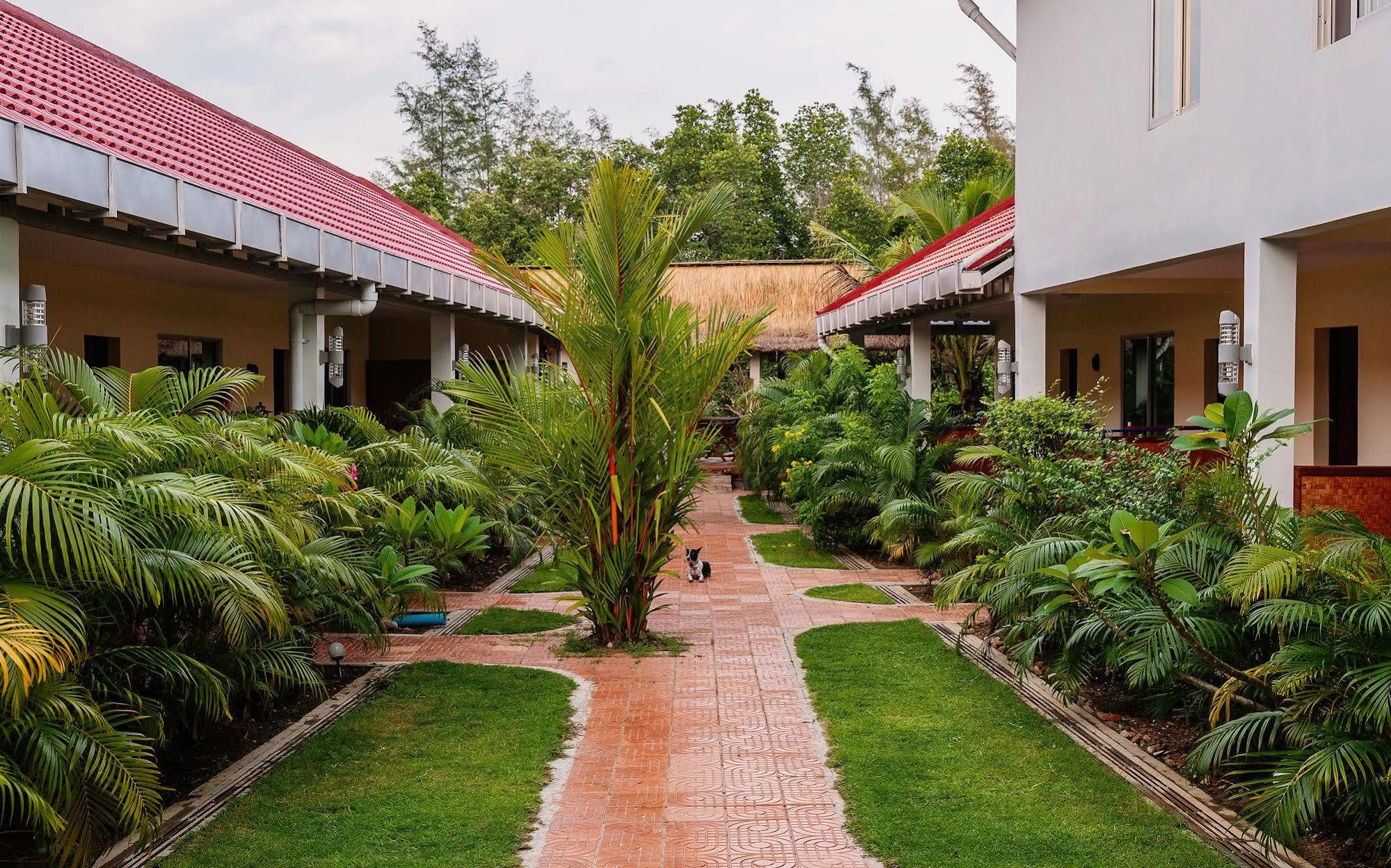 Spayhiti Hotel Sihanoukville Buitenkant foto